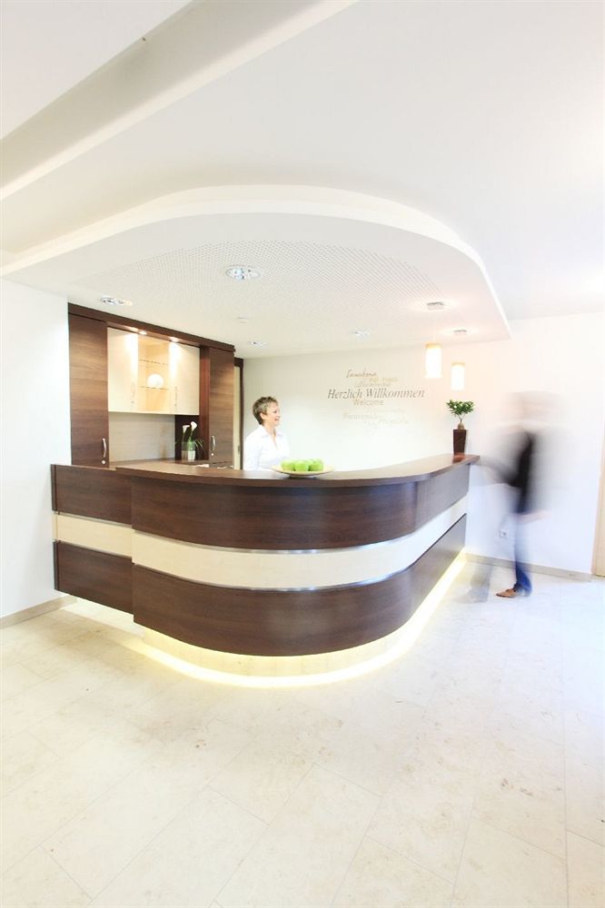 Klozbuecher - Das Landhotel Эльванген Экстерьер фото