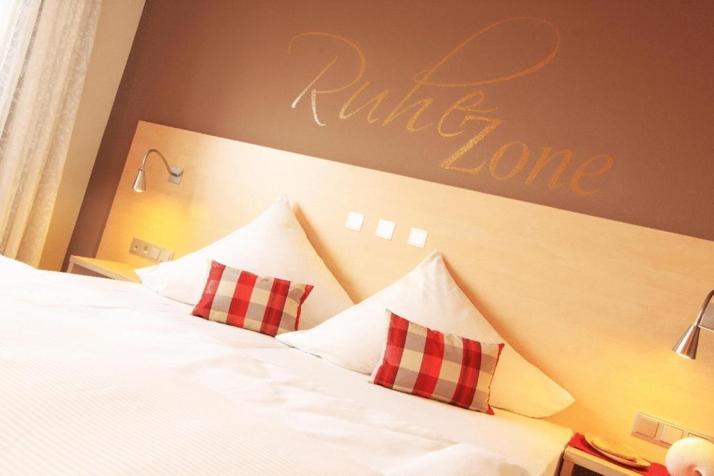 Klozbuecher - Das Landhotel Эльванген Экстерьер фото