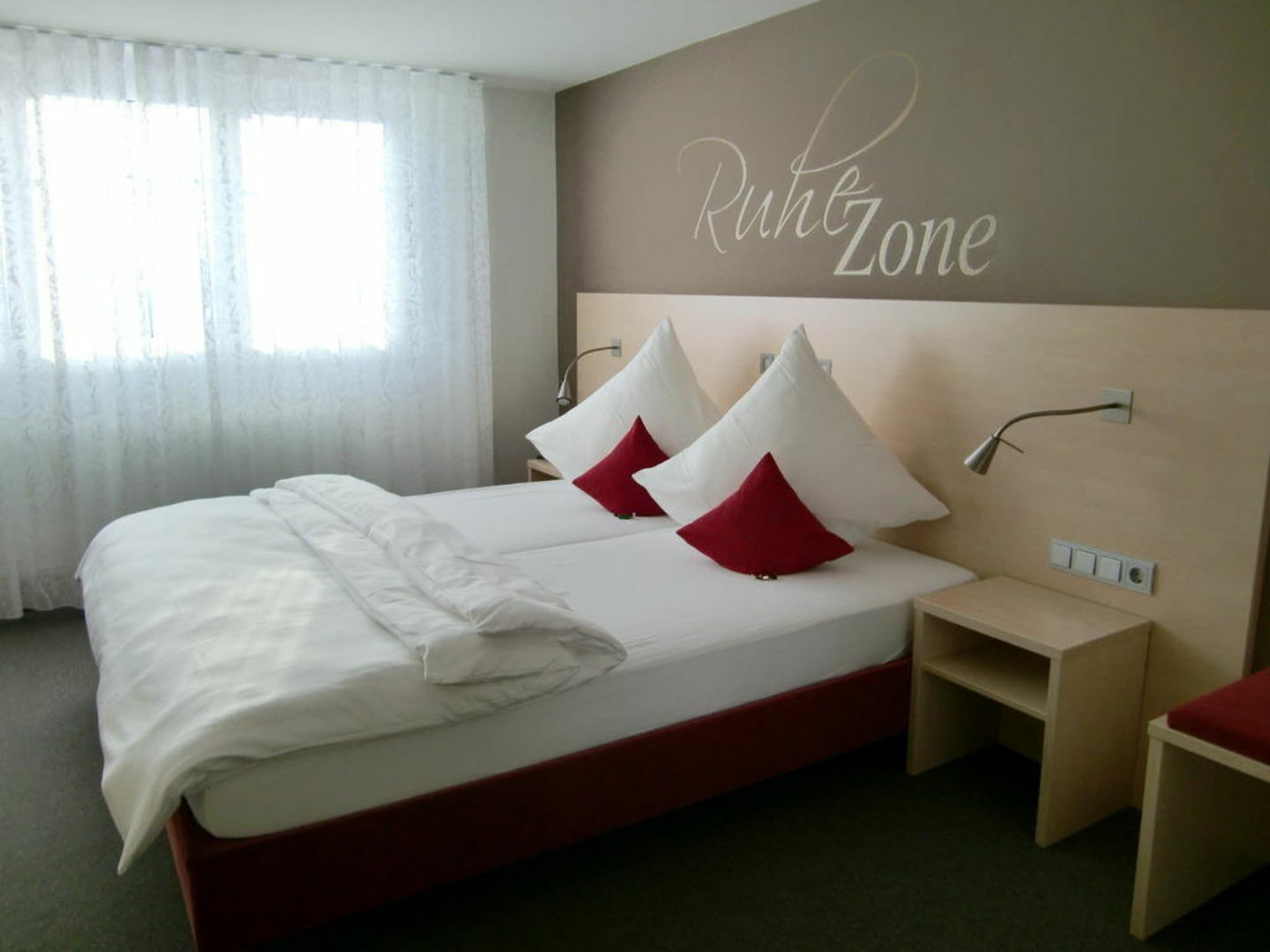 Klozbuecher - Das Landhotel Эльванген Экстерьер фото